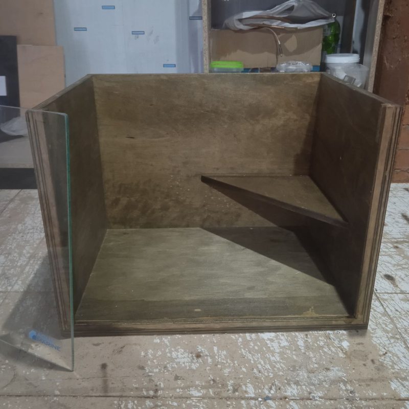 Террариум из берёзовой фанеры